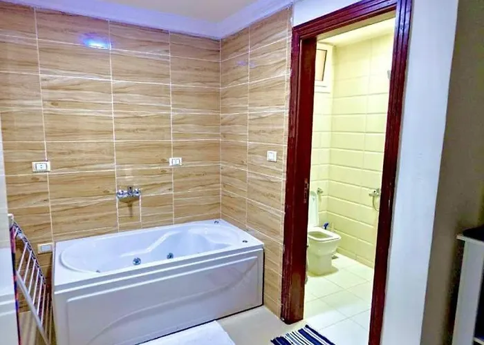 Fanta Sea With Private Jacuzzi - Al Ahyaa شقة